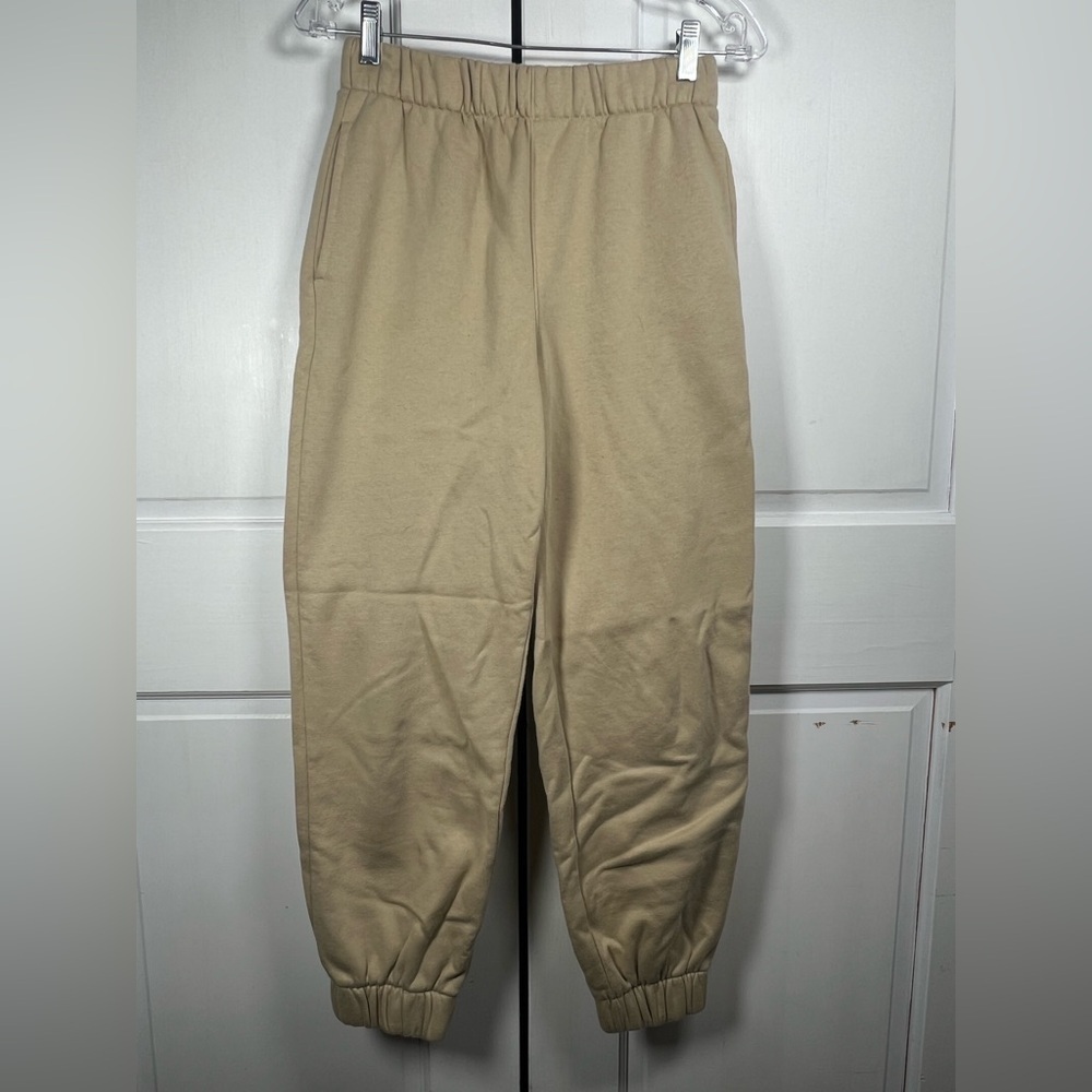 Gap Women’s Joggers Tan Color Side Pockets Pre-Owned Great Condition Size M
